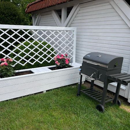 Familienfreundliche Ferienwohnung Mit Wintergarten Badow ภายนอก รูปภาพ