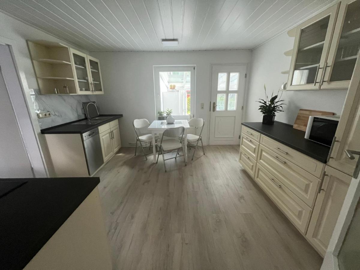 Familienfreundliche Ferienwohnung Mit Wintergarten Badow ภายนอก รูปภาพ