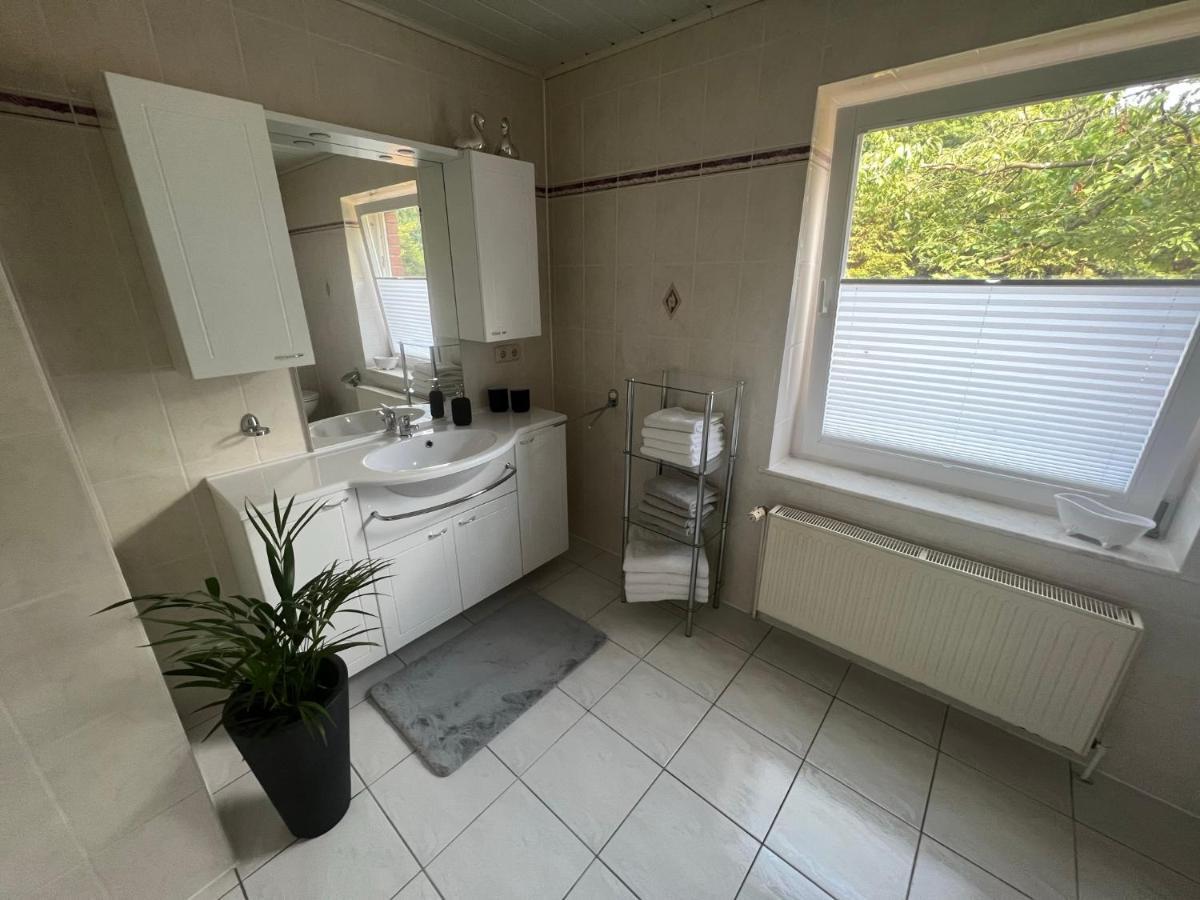 Familienfreundliche Ferienwohnung Mit Wintergarten Badow ภายนอก รูปภาพ