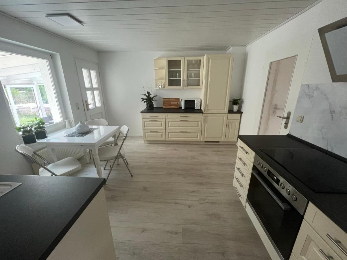 Familienfreundliche Ferienwohnung Mit Wintergarten Badow ภายนอก รูปภาพ