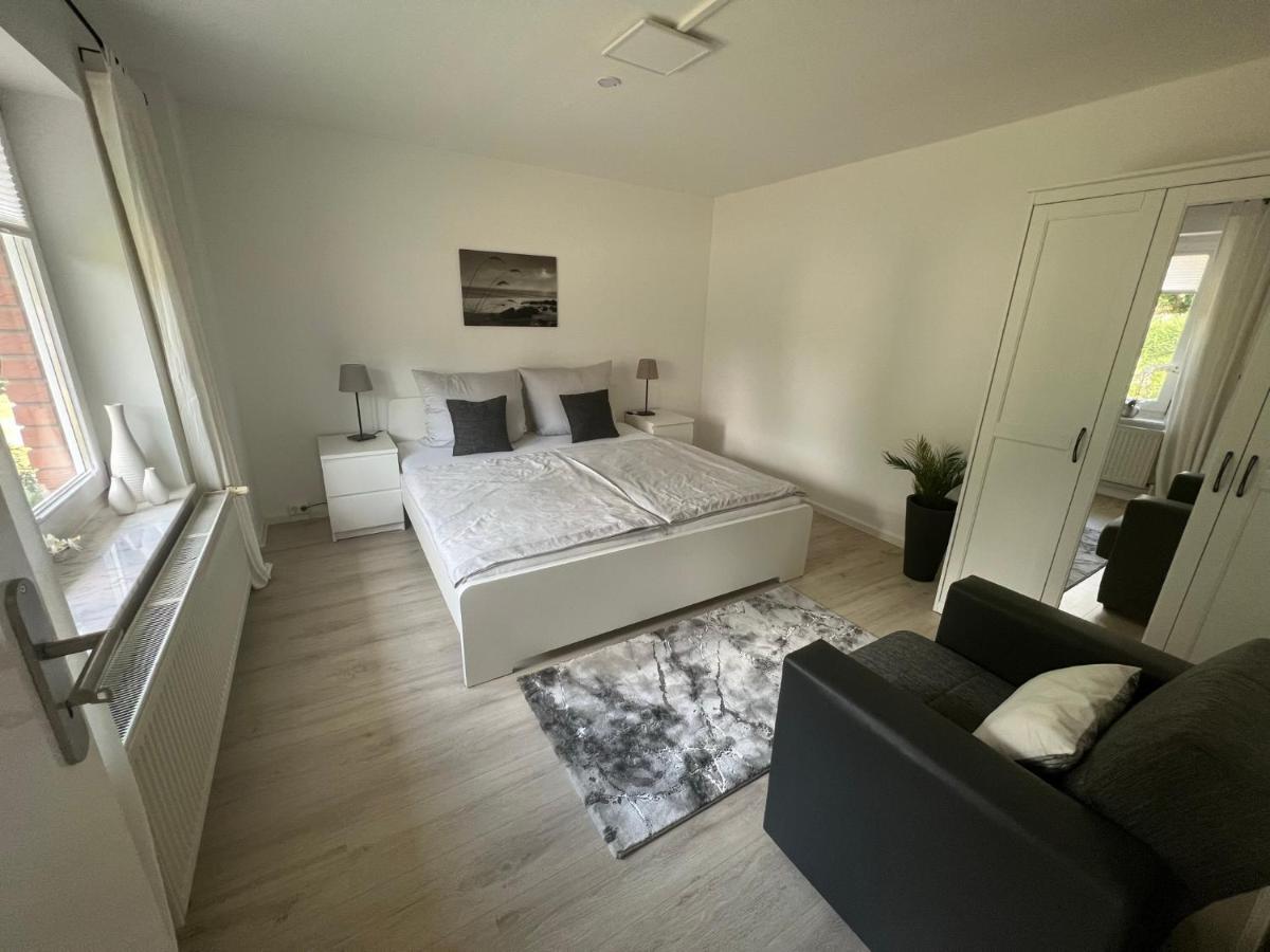 Familienfreundliche Ferienwohnung Mit Wintergarten Badow ภายนอก รูปภาพ
